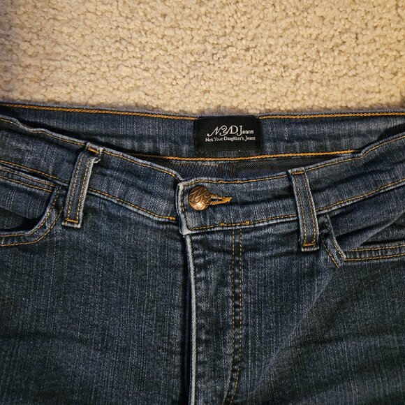 NYDJ Marilyn Straight Leg, Boot Cut , Washed Denim- Lift-Tuck Technology 10P - Picture 5 of 5